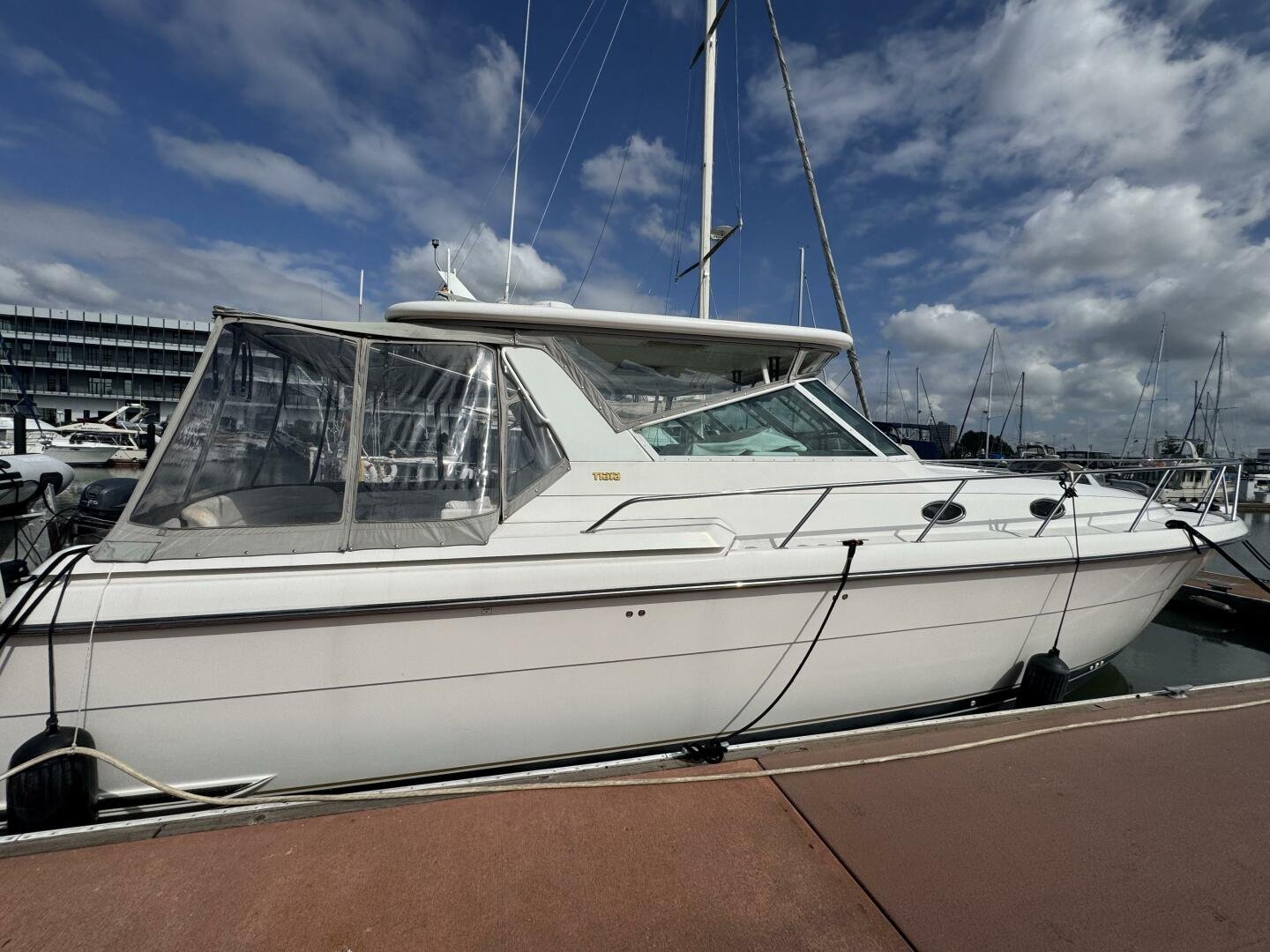 2004 Tiara Yachts 4000 Express