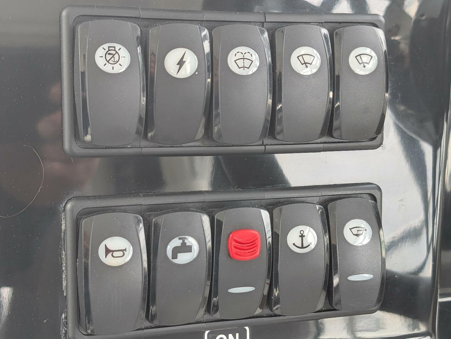 2024 Jeanneau NC 795 Series 2